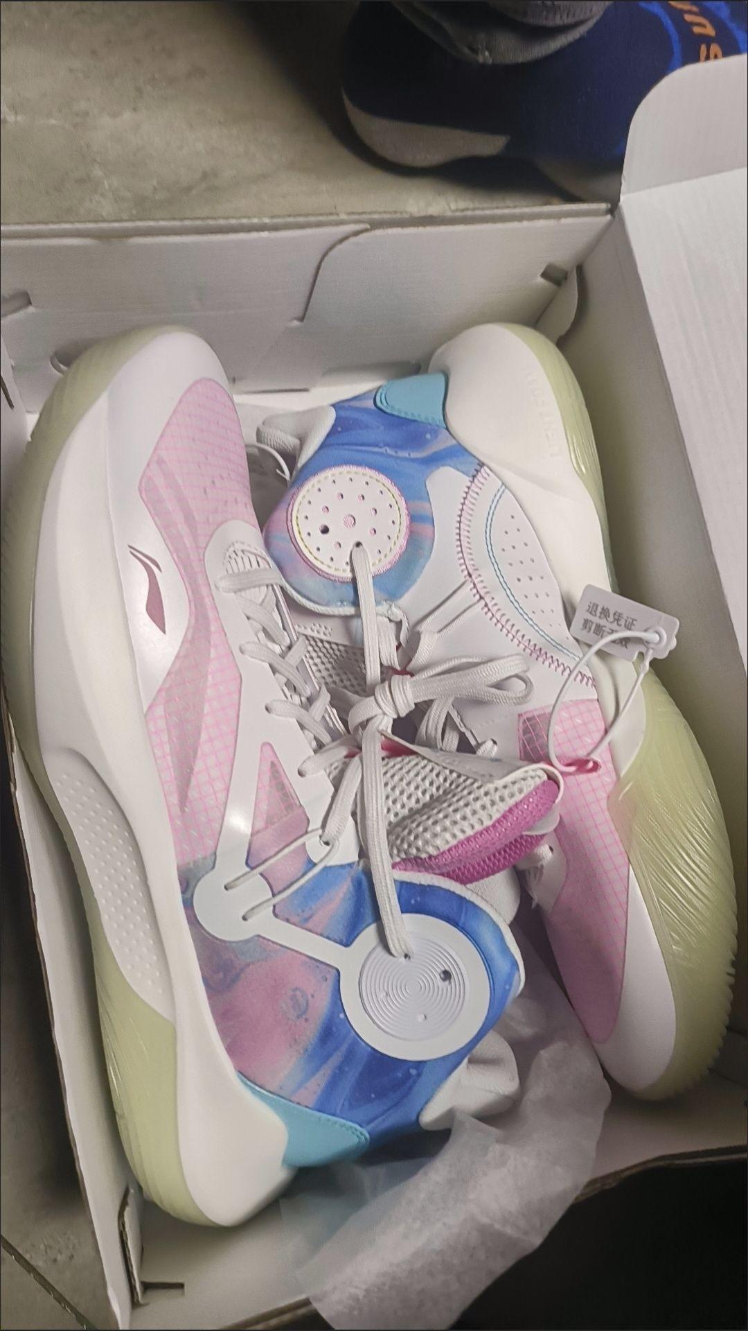 🏀🔥实战党闭眼冲!李宁音速9 Team 2024,轻到起飞还稳到离谱!✨